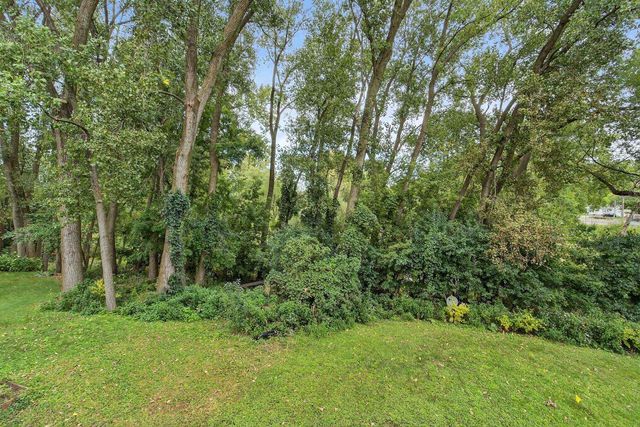 2911 Marina Drive, Middleton, WI 53562