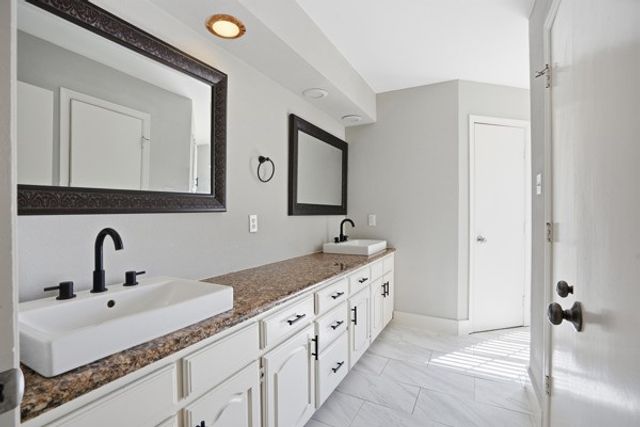 2015 Wimbledon Drive, Arlington, TX 76017