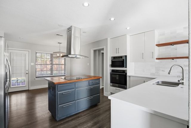 2015 Wimbledon Drive, Arlington, TX 76017