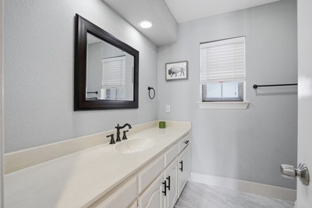 2015 Wimbledon Drive, Arlington, TX 76017