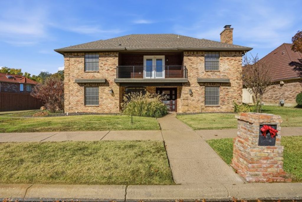 2015 Wimbledon Drive, Arlington, TX 76017