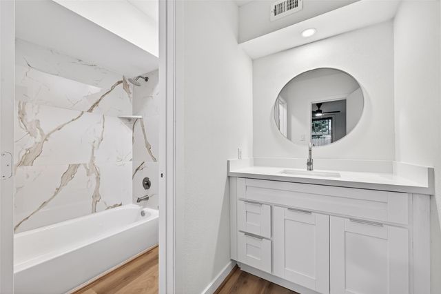 3300 Yorktown Street 28, Houston, TX 77056