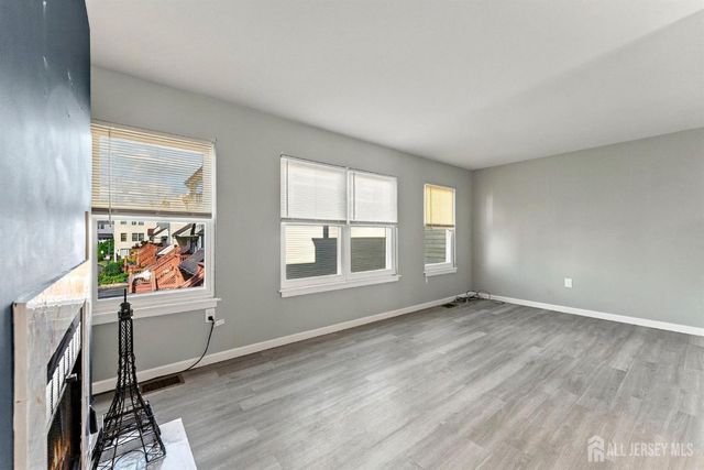 129 Fulton Court, New Brunswick, NJ 08901