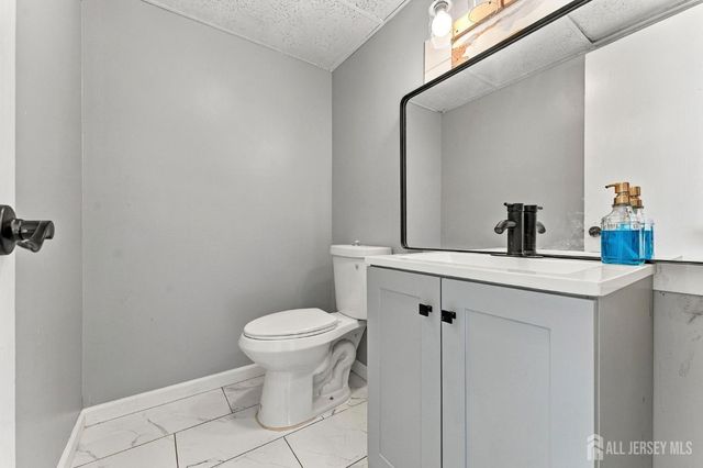 129 Fulton Court, New Brunswick, NJ 08901