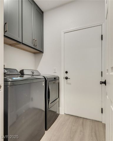 11086 Evvie Lane, Las Vegas, NV 89135