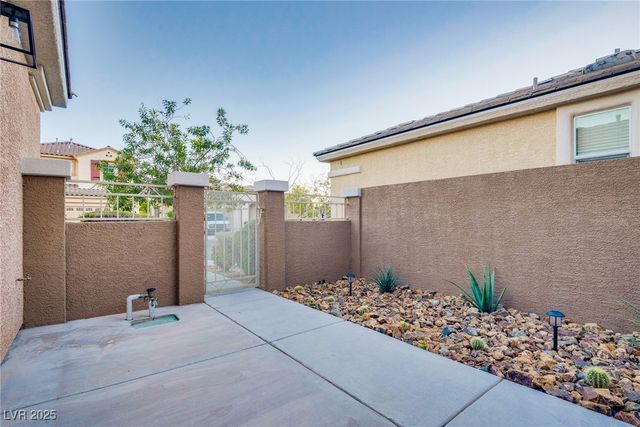 11086 Evvie Lane, Las Vegas, NV 89135