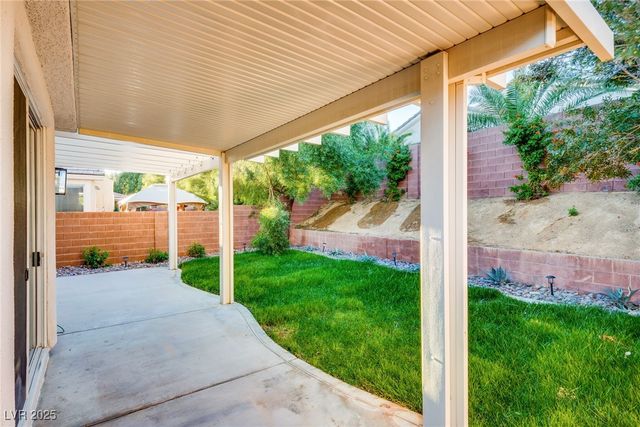 11086 Evvie Lane, Las Vegas, NV 89135