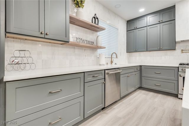 11086 Evvie Lane, Las Vegas, NV 89135