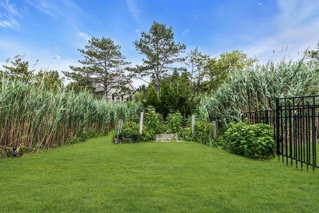 43 COLUMBUS DR, Monmouth Beach Boro, NJ 07750