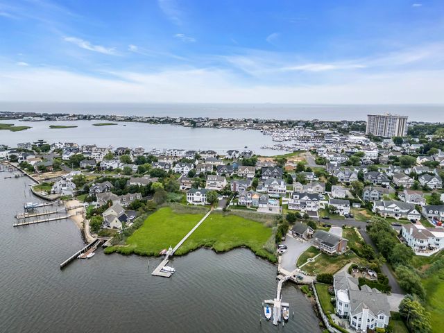 43 COLUMBUS DR, Monmouth Beach Boro, NJ 07750
