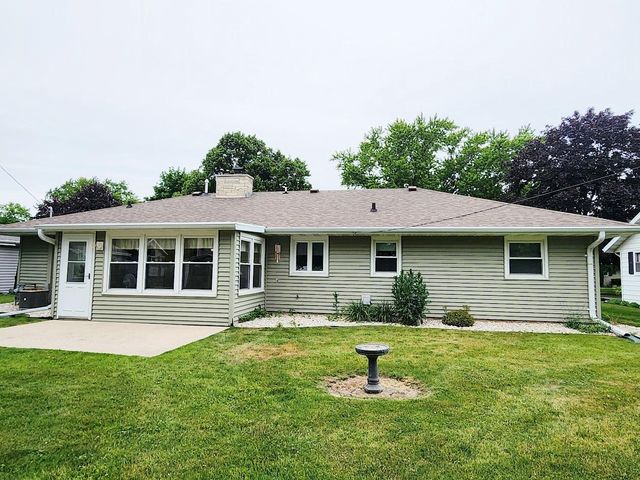 688 W DIVISION STREET, Fond Du Lac, WI 54935