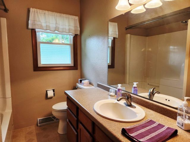 688 W DIVISION STREET, Fond Du Lac, WI 54935