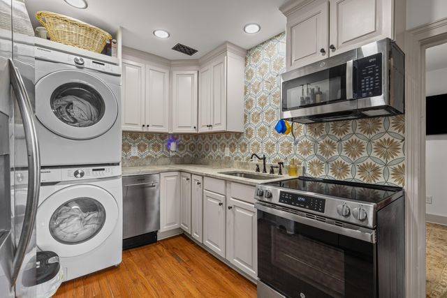 24 Hanover Street, Charleston, SC 29403