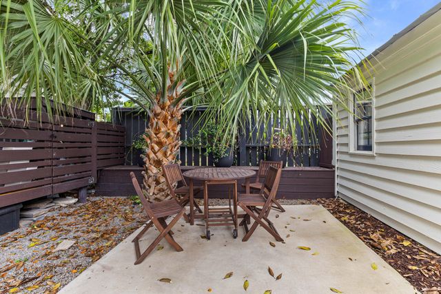 24 Hanover Street, Charleston, SC 29403