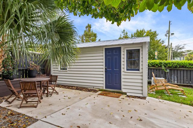 24 Hanover Street, Charleston, SC 29403