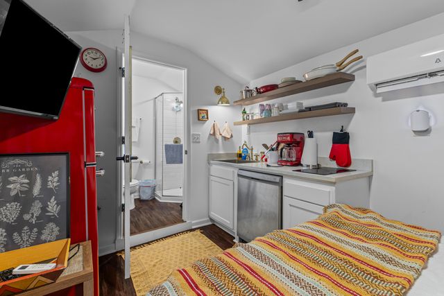 24 Hanover Street, Charleston, SC 29403