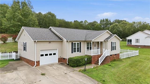 482 Moser Road, King, NC 27021