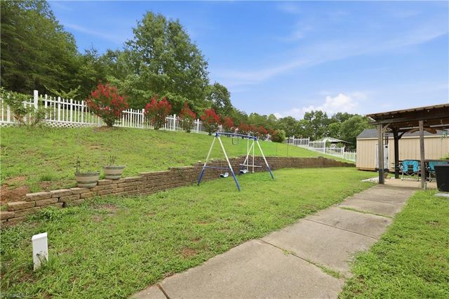 482 Moser Road, King, NC 27021