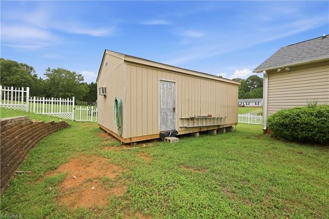 482 Moser Road, King, NC 27021