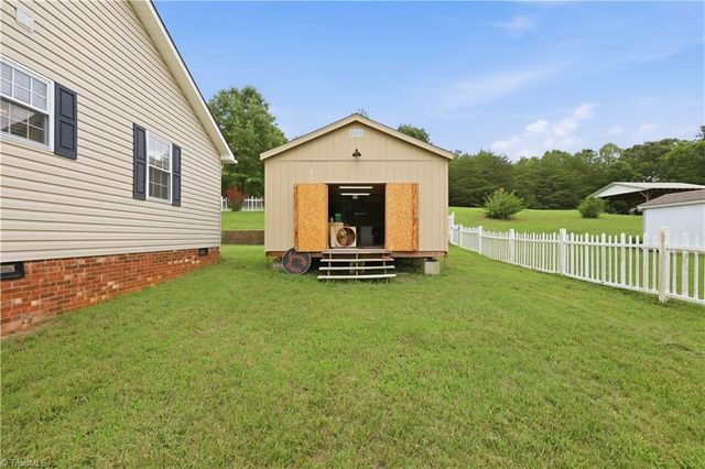482 Moser Road, King, NC 27021
