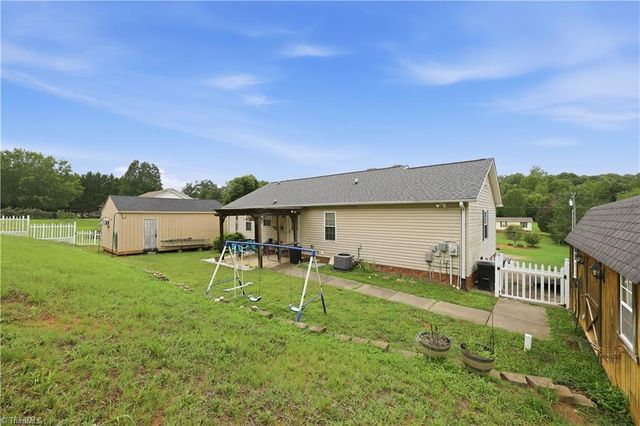 482 Moser Road, King, NC 27021