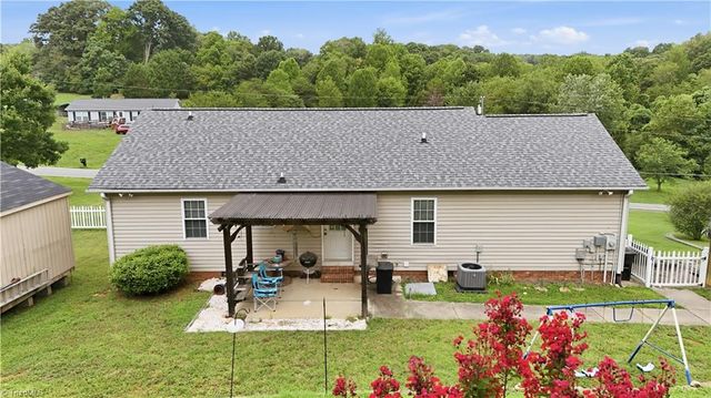 482 Moser Road, King, NC 27021