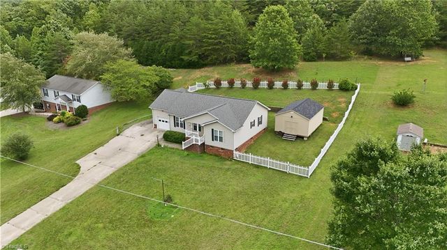482 Moser Road, King, NC 27021