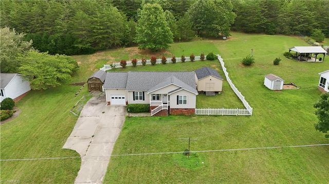 482 Moser Road, King, NC 27021
