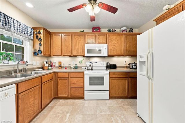 482 Moser Road, King, NC 27021