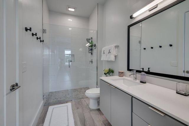 1125 10th Ave N Apt 210, Nashville, TN 37208
