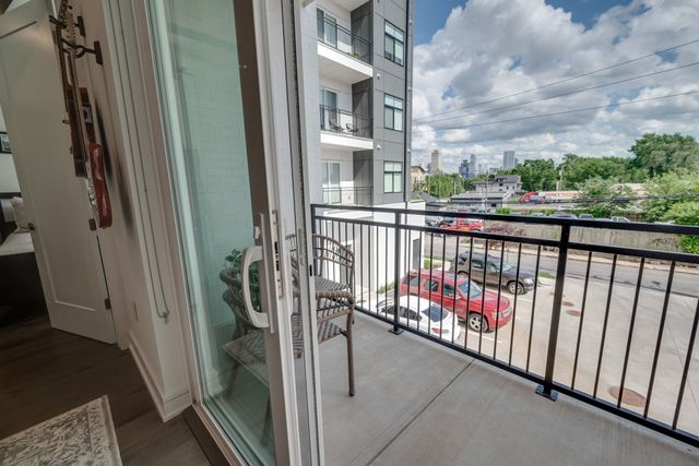 1125 10th Ave N Apt 210, Nashville, TN 37208