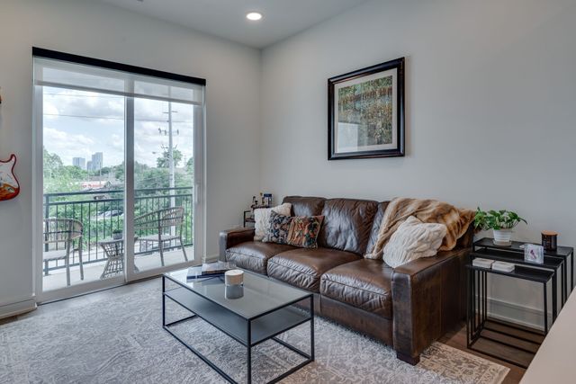 1125 10th Ave N Apt 210, Nashville, TN 37208