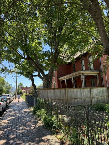 1125 10th Ave N Apt 210, Nashville, TN 37208