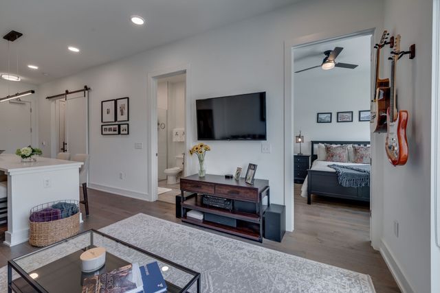 1125 10th Ave N Apt 210, Nashville, TN 37208