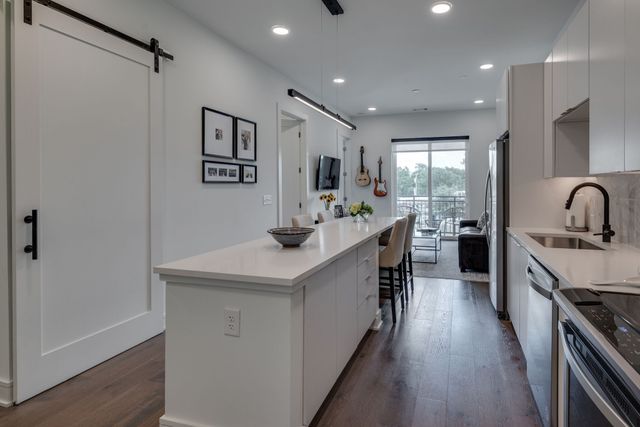 1125 10th Ave N Apt 210, Nashville, TN 37208