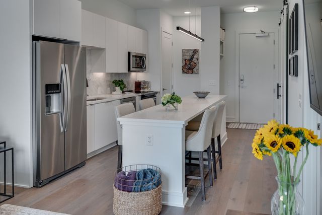 1125 10th Ave N Apt 210, Nashville, TN 37208