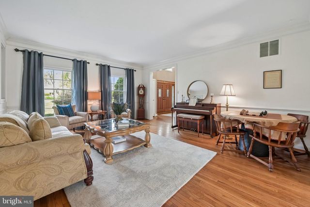403 PROVIDENCE DR, Moorestown, NJ 08057