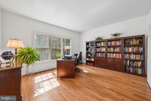 403 PROVIDENCE DR, Moorestown, NJ 08057