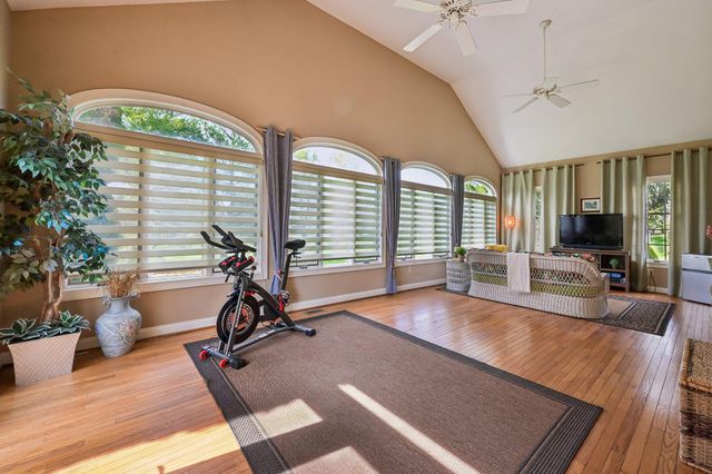 403 PROVIDENCE DR, Moorestown, NJ 08057