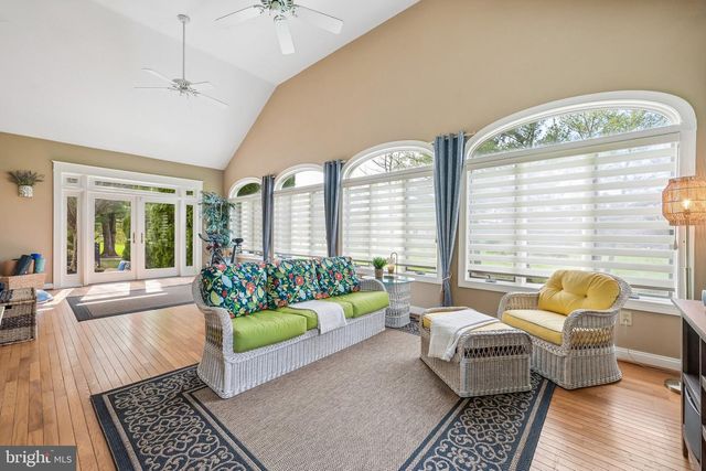 403 PROVIDENCE DR, Moorestown, NJ 08057