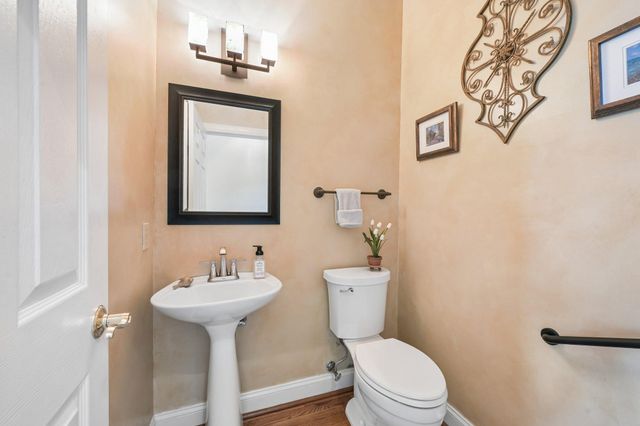403 PROVIDENCE DR, Moorestown, NJ 08057