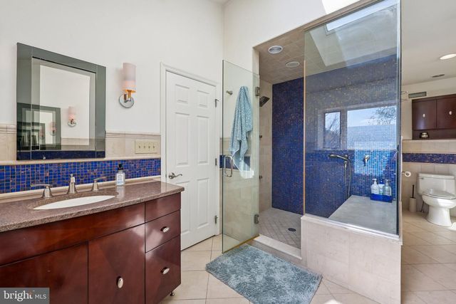403 PROVIDENCE DR, Moorestown, NJ 08057