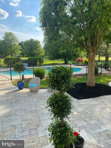 403 PROVIDENCE DR, Moorestown, NJ 08057