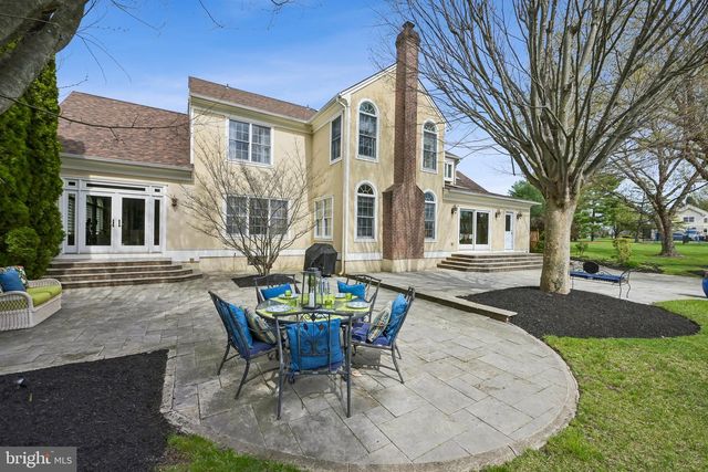 403 PROVIDENCE DR, Moorestown, NJ 08057