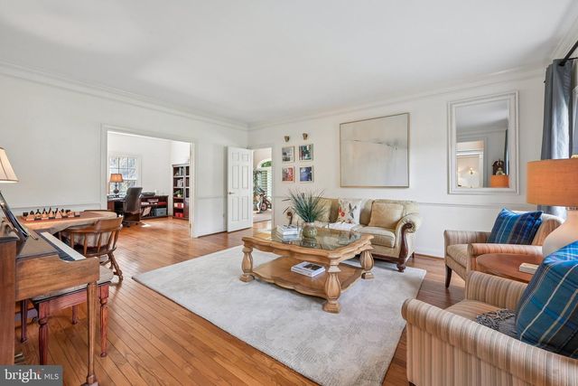 403 PROVIDENCE DR, Moorestown, NJ 08057