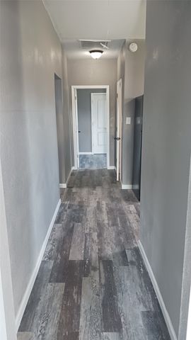 829 E Baltimore Avenue, Fort Worth, TX 76104