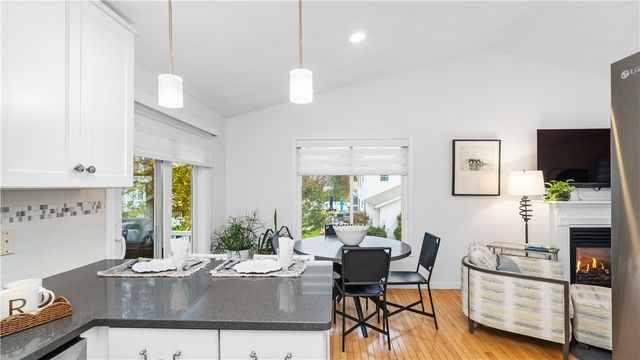 27 Great Oak Drive, Warwick, RI 02886