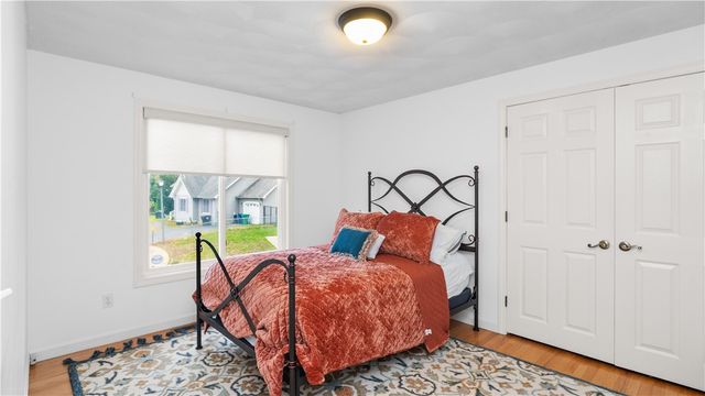 27 Great Oak Drive, Warwick, RI 02886