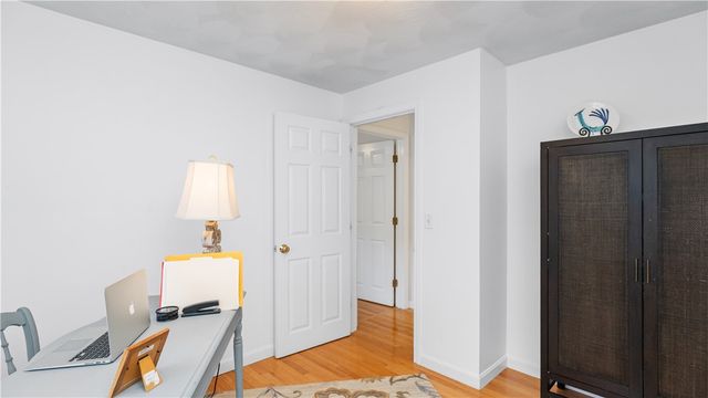 27 Great Oak Drive, Warwick, RI 02886