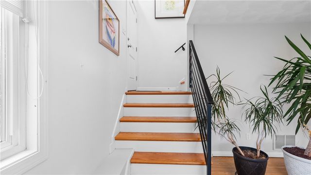 27 Great Oak Drive, Warwick, RI 02886